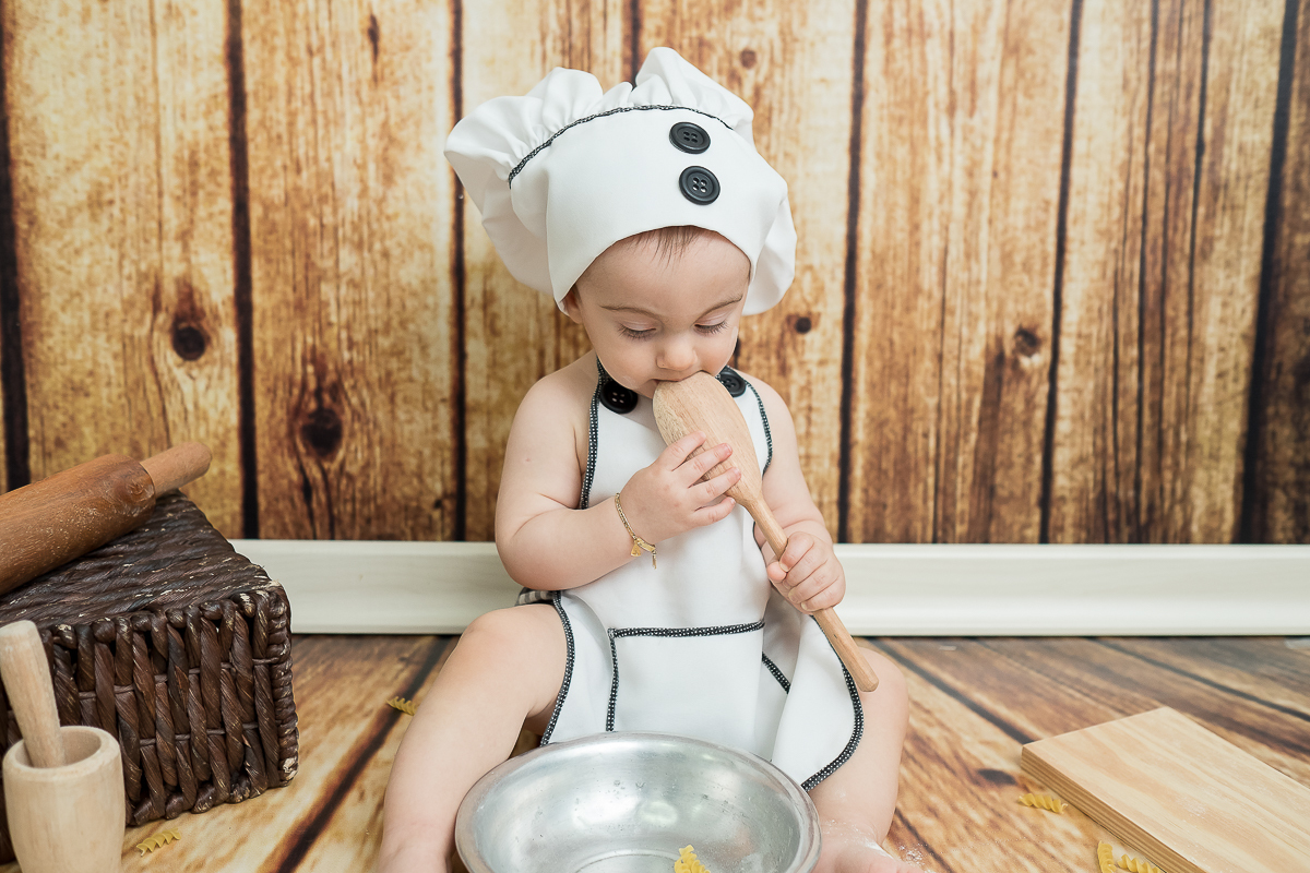 O Matheus completou 9 meses e está cada vez mais difícil escolher quais fotos dos ensaios postar, cada mês que passa ele fica mais lindo e encantador. Este mês a sessão teve o tema de festa junina, e esse caipirinha arrasou