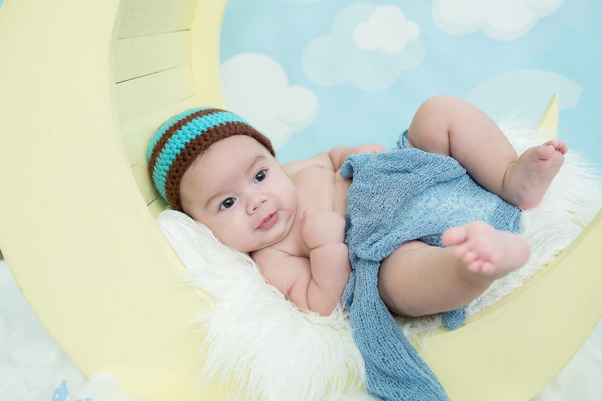 O Arthur nos surpreendeu quando chegou para a segunda sessão de fotos, pois ele havia mudado muito! Ele esta super gordinho e esperto. Arthur nos deixou derretidos. 

Nessa sessão registramos a primeira festa junina desse príncipe