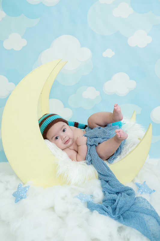 O Arthur nos surpreendeu quando chegou para a segunda sessão de fotos, pois ele havia mudado muito! Ele esta super gordinho e esperto. Arthur nos deixou derretidos. 

Nessa sessão registramos a primeira festa junina desse príncipe