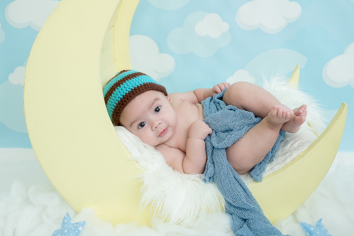 O Arthur nos surpreendeu quando chegou para a segunda sessão de fotos, pois ele havia mudado muito! Ele esta super gordinho e esperto. Arthur nos deixou derretidos. 

Nessa sessão registramos a primeira festa junina desse príncipe