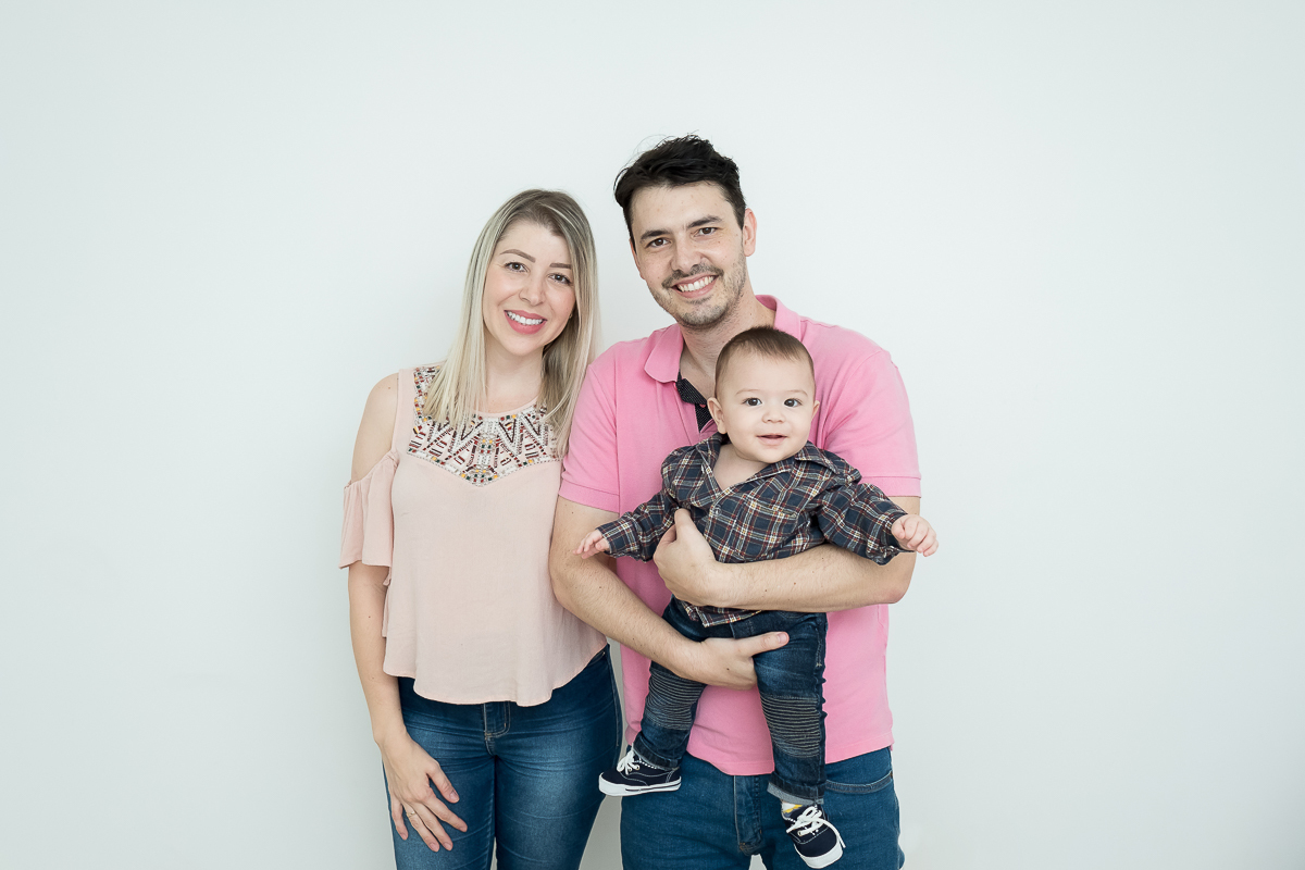Com roupinha e cenário típicos das comemorações de junho, Rafael com seus 6 meses de vida se divertiu muito na sessão de fotos, dando ao ensaio o clima de descontração e de uma verdadeira festa

Ficamos encantados com essa fofura!!!