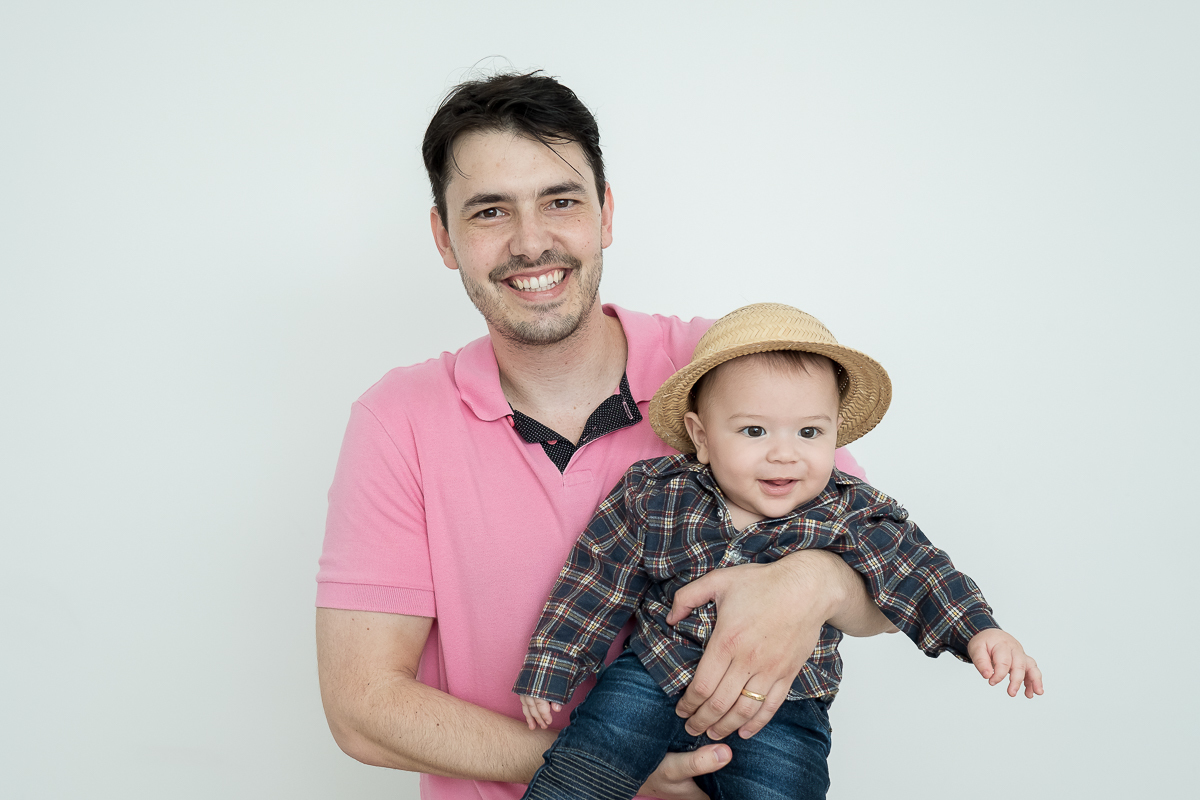 Com roupinha e cenário típicos das comemorações de junho, Rafael com seus 6 meses de vida se divertiu muito na sessão de fotos, dando ao ensaio o clima de descontração e de uma verdadeira festa

Ficamos encantados com essa fofura!!!