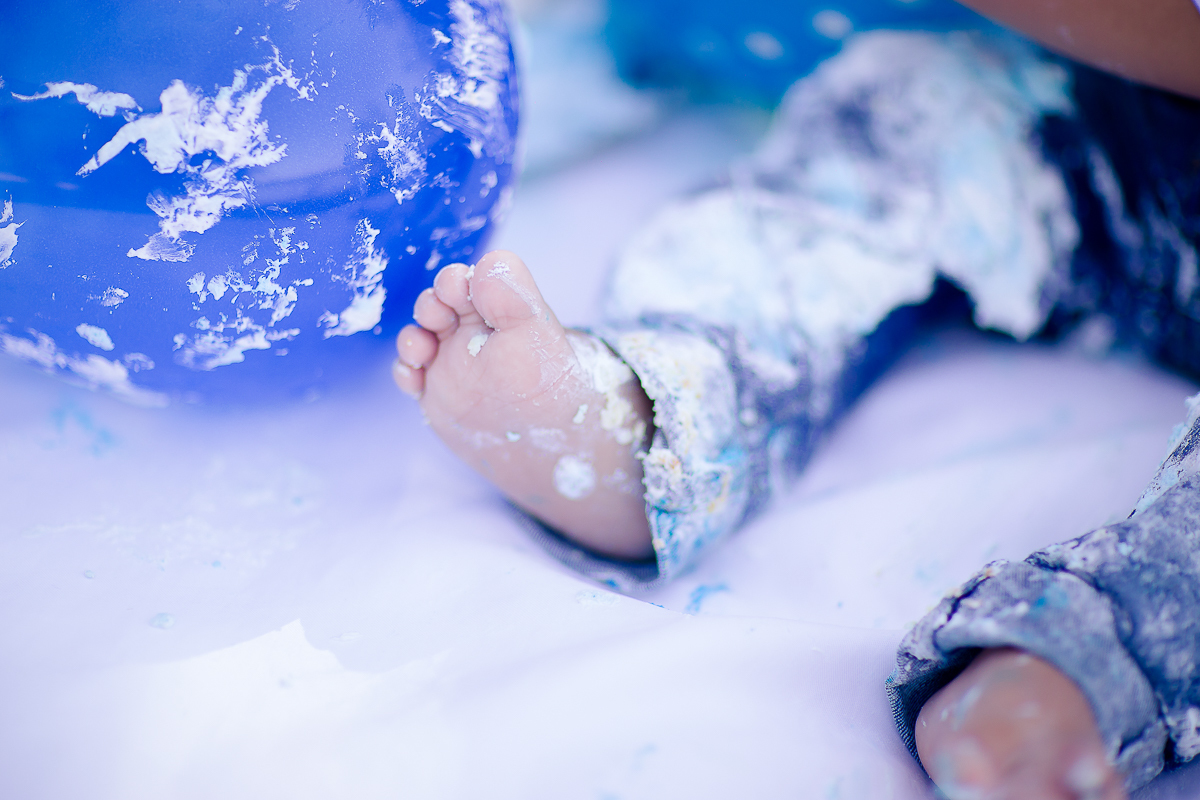 Depois de um ano conosco chegou ao fim o acompanhamento do Vicente e nada melhor para comemorar o 1º aninho com muita bagunça e um bolo

O Vi é menininho muito esperto...e essa cabeça cheia de cachinhos?? <3 <3 