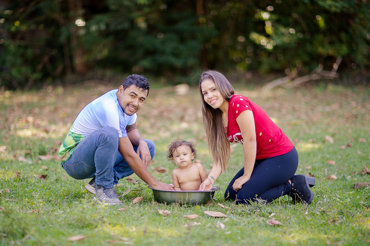 Depois de um ano conosco chegou ao fim o acompanhamento do Vicente e nada melhor para comemorar o 1º aninho com muita bagunça e um bolo

O Vi é menininho muito esperto...e essa cabeça cheia de cachinhos?? <3 <3 