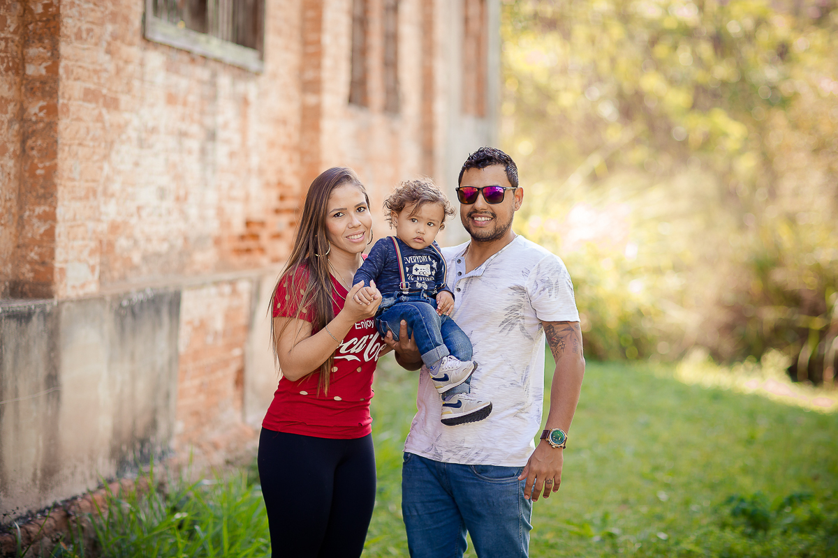 Depois de um ano conosco chegou ao fim o acompanhamento do Vicente e nada melhor para comemorar o 1º aninho com muita bagunça e um bolo

O Vi é menininho muito esperto...e essa cabeça cheia de cachinhos?? <3 <3 