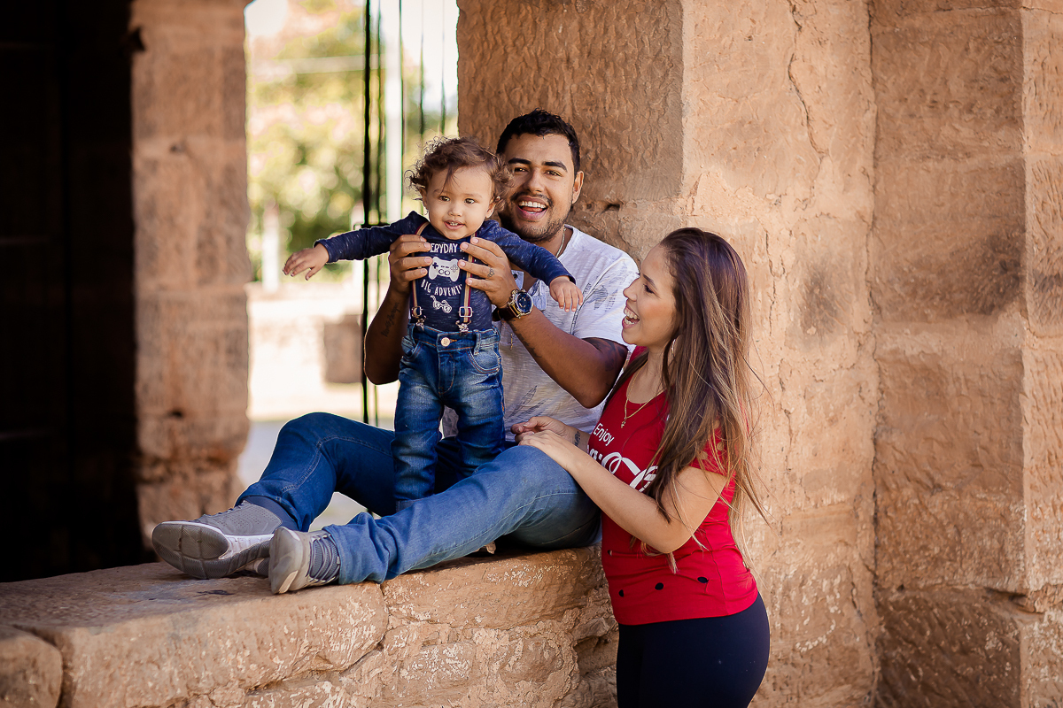 Depois de um ano conosco chegou ao fim o acompanhamento do Vicente e nada melhor para comemorar o 1º aninho com muita bagunça e um bolo

O Vi é menininho muito esperto...e essa cabeça cheia de cachinhos?? <3 <3 