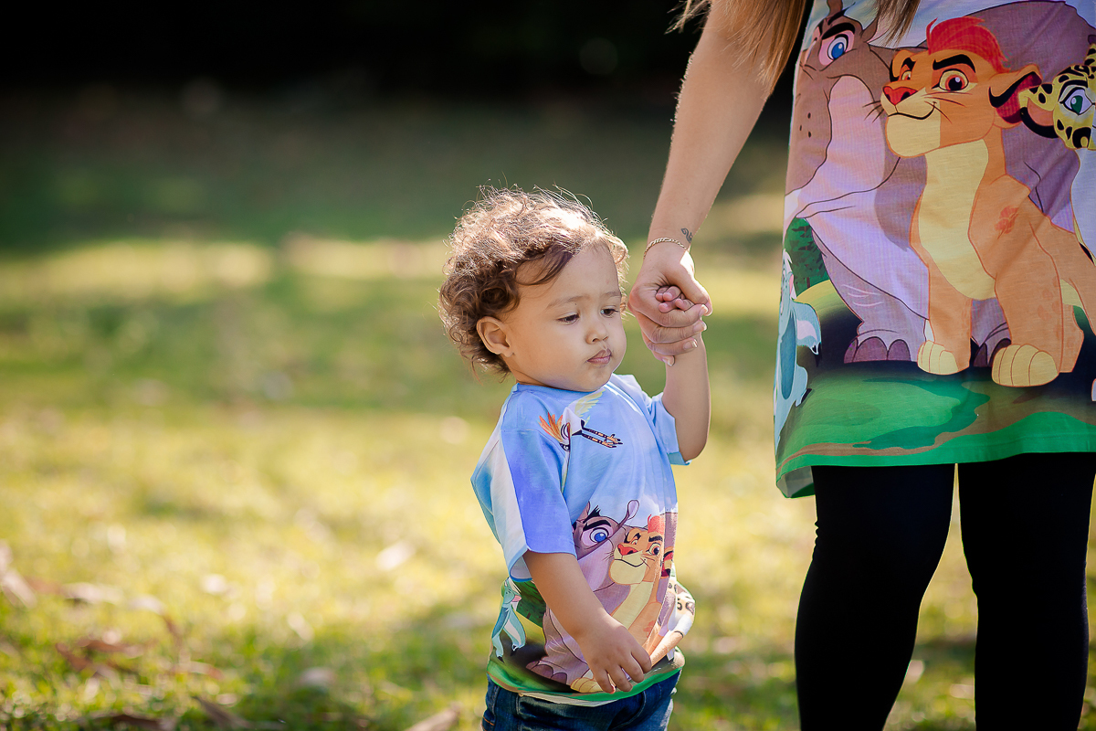 Depois de um ano conosco chegou ao fim o acompanhamento do Vicente e nada melhor para comemorar o 1º aninho com muita bagunça e um bolo

O Vi é menininho muito esperto...e essa cabeça cheia de cachinhos?? <3 <3 
