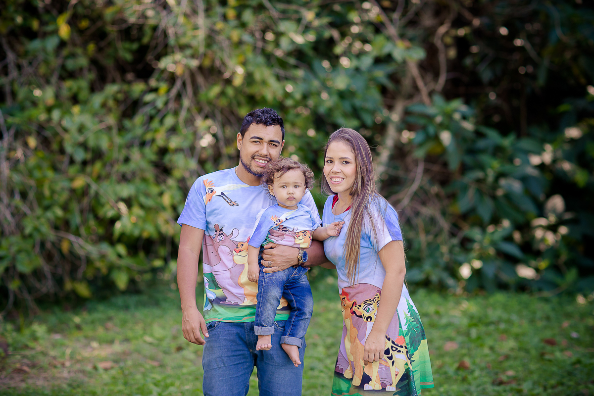 Depois de um ano conosco chegou ao fim o acompanhamento do Vicente e nada melhor para comemorar o 1º aninho com muita bagunça e um bolo

O Vi é menininho muito esperto...e essa cabeça cheia de cachinhos?? <3 <3 