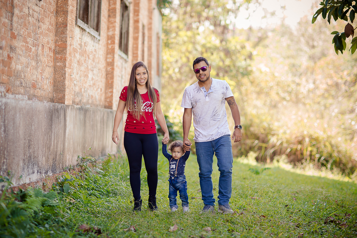 Depois de um ano conosco chegou ao fim o acompanhamento do Vicente e nada melhor para comemorar o 1º aninho com muita bagunça e um bolo

O Vi é menininho muito esperto...e essa cabeça cheia de cachinhos?? <3 <3 