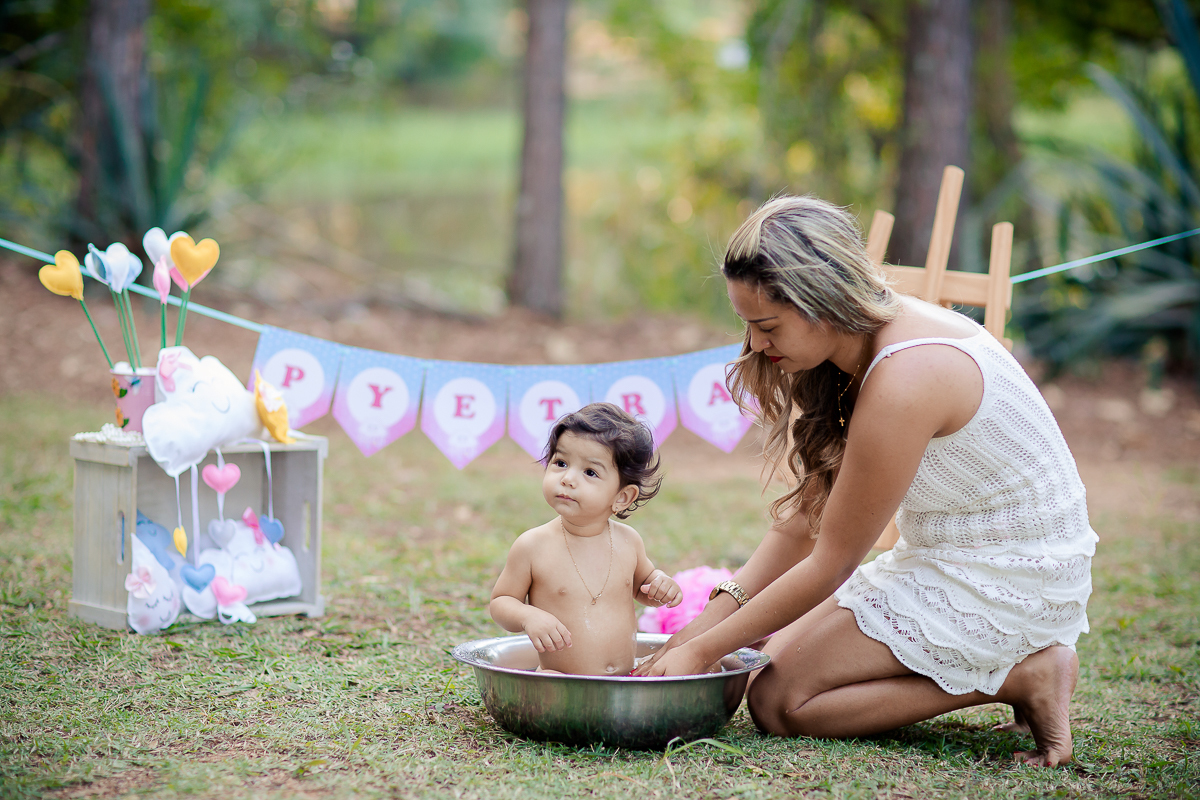 Uma tarde colorida, com uma chuva de amor para a pequena Pyetra. 

Assim foi comemorado seu primeiro aninho...rodeada de muito carinho e com todo amor do mundo  ♥ 