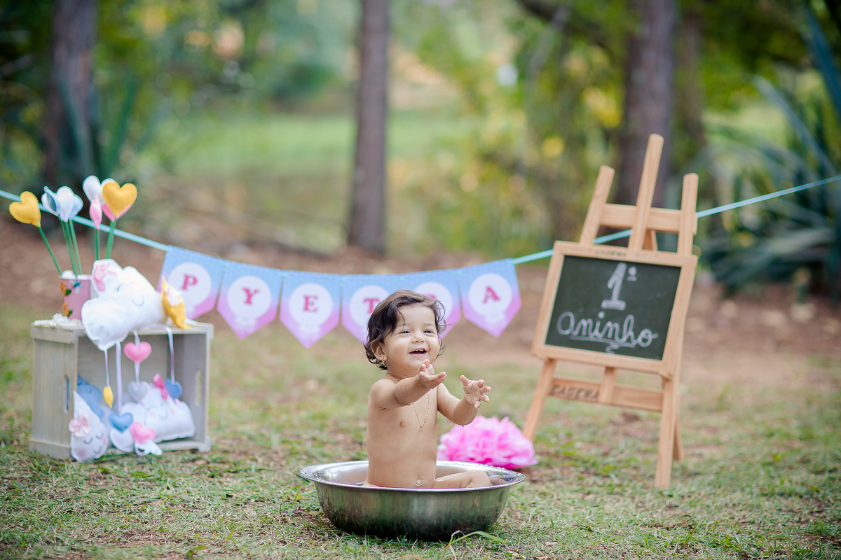 Uma tarde colorida, com uma chuva de amor para a pequena Pyetra. 

Assim foi comemorado seu primeiro aninho...rodeada de muito carinho e com todo amor do mundo  ♥ 