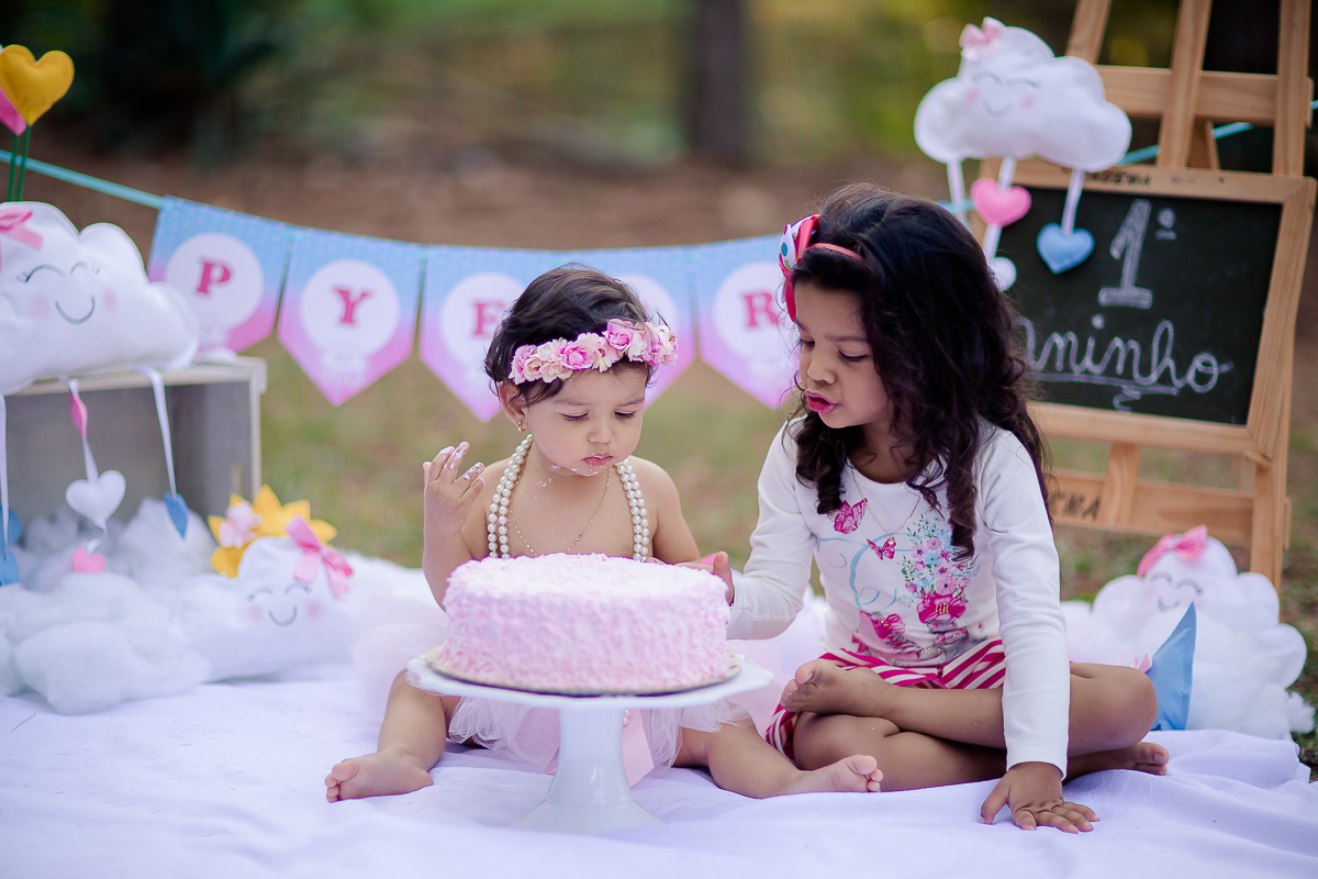 Uma tarde colorida, com uma chuva de amor para a pequena Pyetra. 

Assim foi comemorado seu primeiro aninho...rodeada de muito carinho e com todo amor do mundo  ♥ 