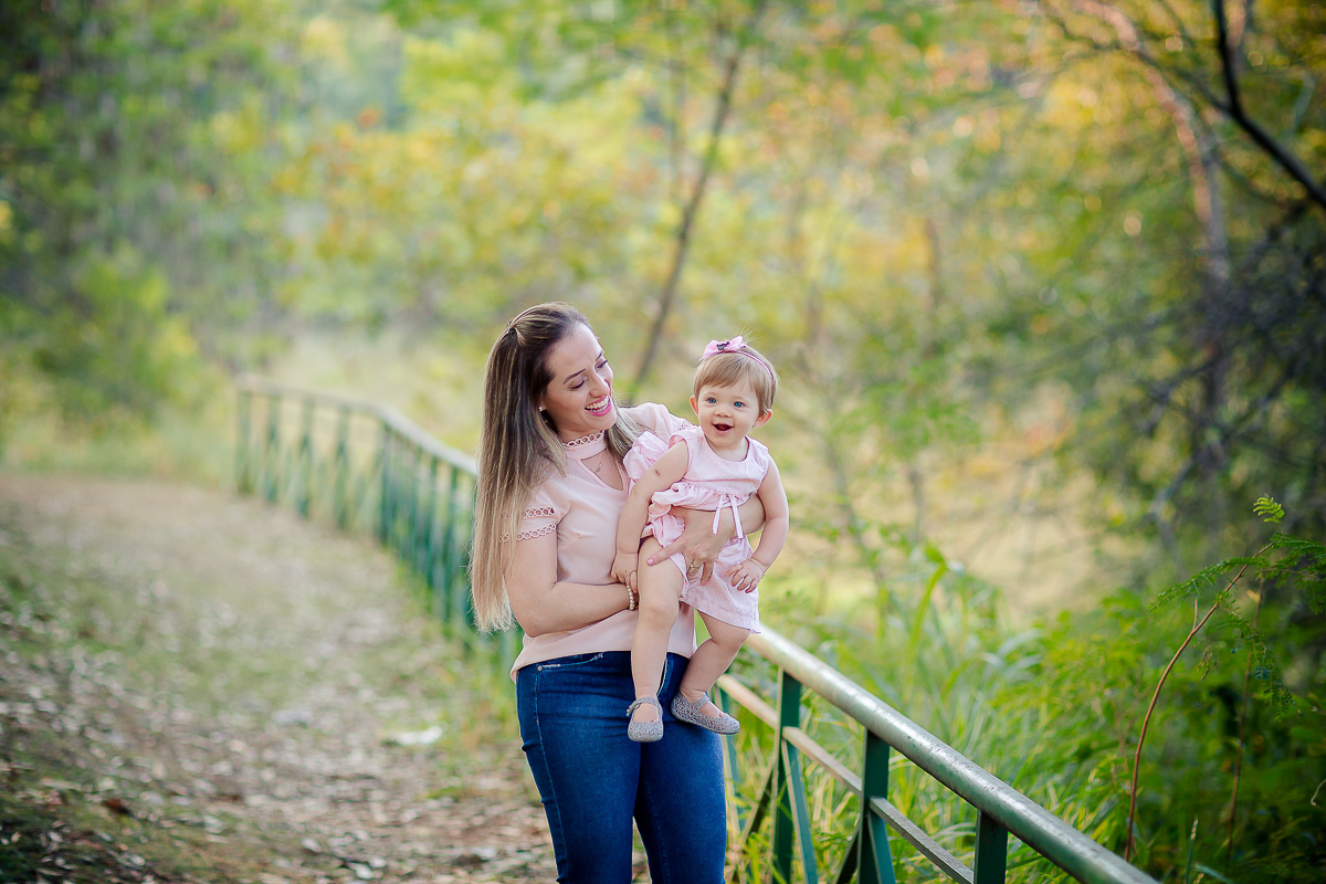 O final do acompanhamento da Isabela foi com uma sessão de  Smash the Cake linda, cheia de ursos e balões. A Isa se lambuzou no Smash preparado com carinho e muito capricho pelos papais...Ao final do ensaio fizemos uns clicks da hora do banho e ela amou!!