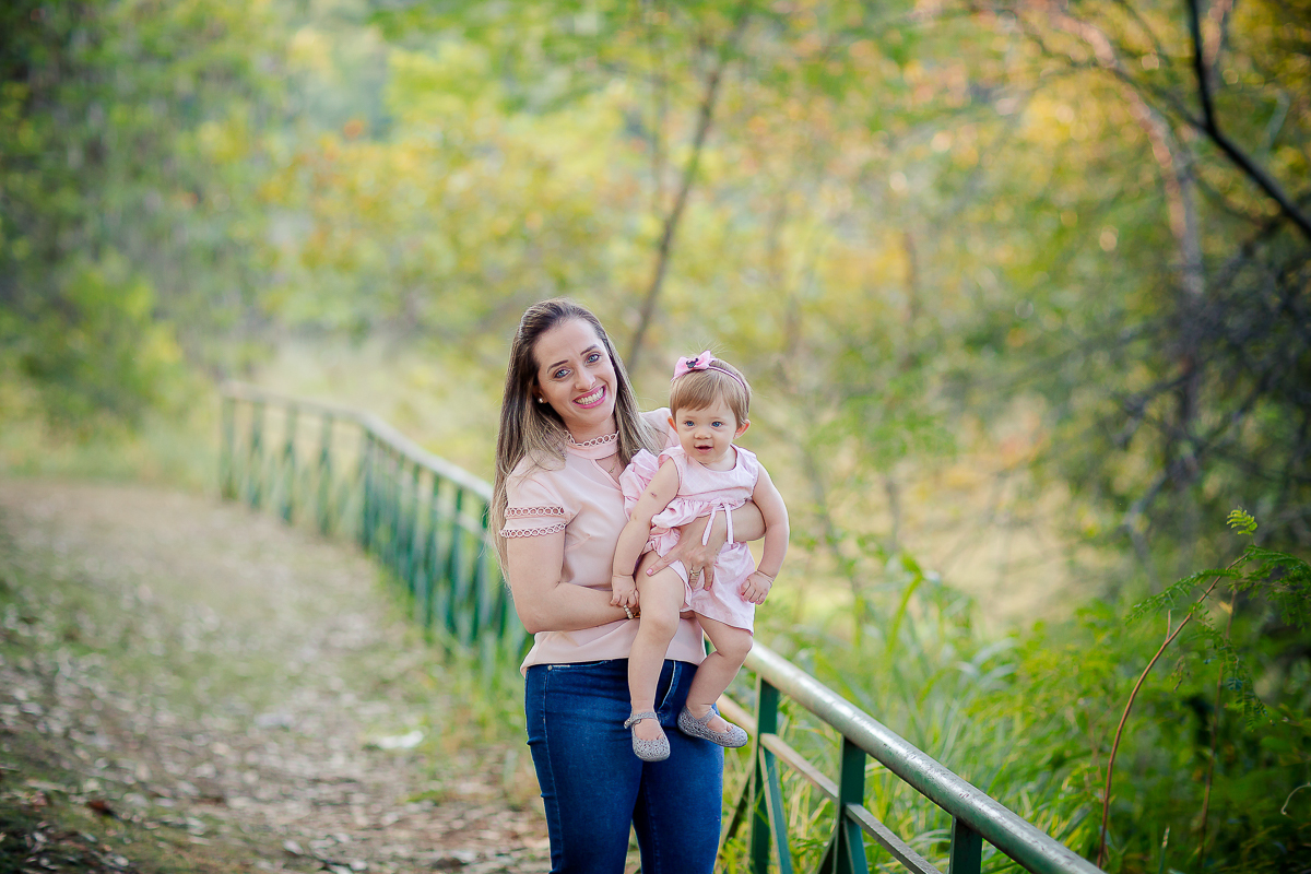 O final do acompanhamento da Isabela foi com uma sessão de  Smash the Cake linda, cheia de ursos e balões. A Isa se lambuzou no Smash preparado com carinho e muito capricho pelos papais...Ao final do ensaio fizemos uns clicks da hora do banho e ela amou!!