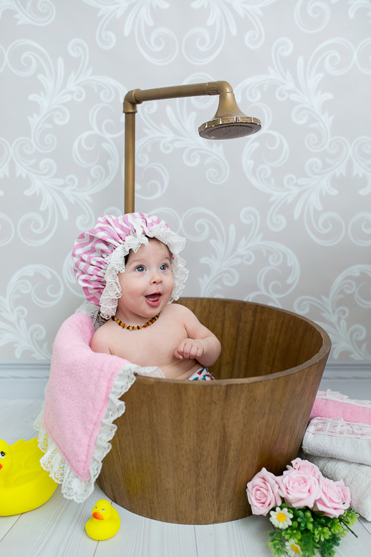 E o acompanhamento do sexto mês da Mel também foi em ritmo de festa junina! Ela ficou simplesmente linda de caipirinha! 

Mel esbanja charme e dobrinhas...uma doçura que está cada dia mais bela!
