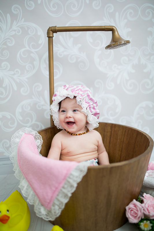 E o acompanhamento do sexto mês da Mel também foi em ritmo de festa junina! Ela ficou simplesmente linda de caipirinha! 

Mel esbanja charme e dobrinhas...uma doçura que está cada dia mais bela!
