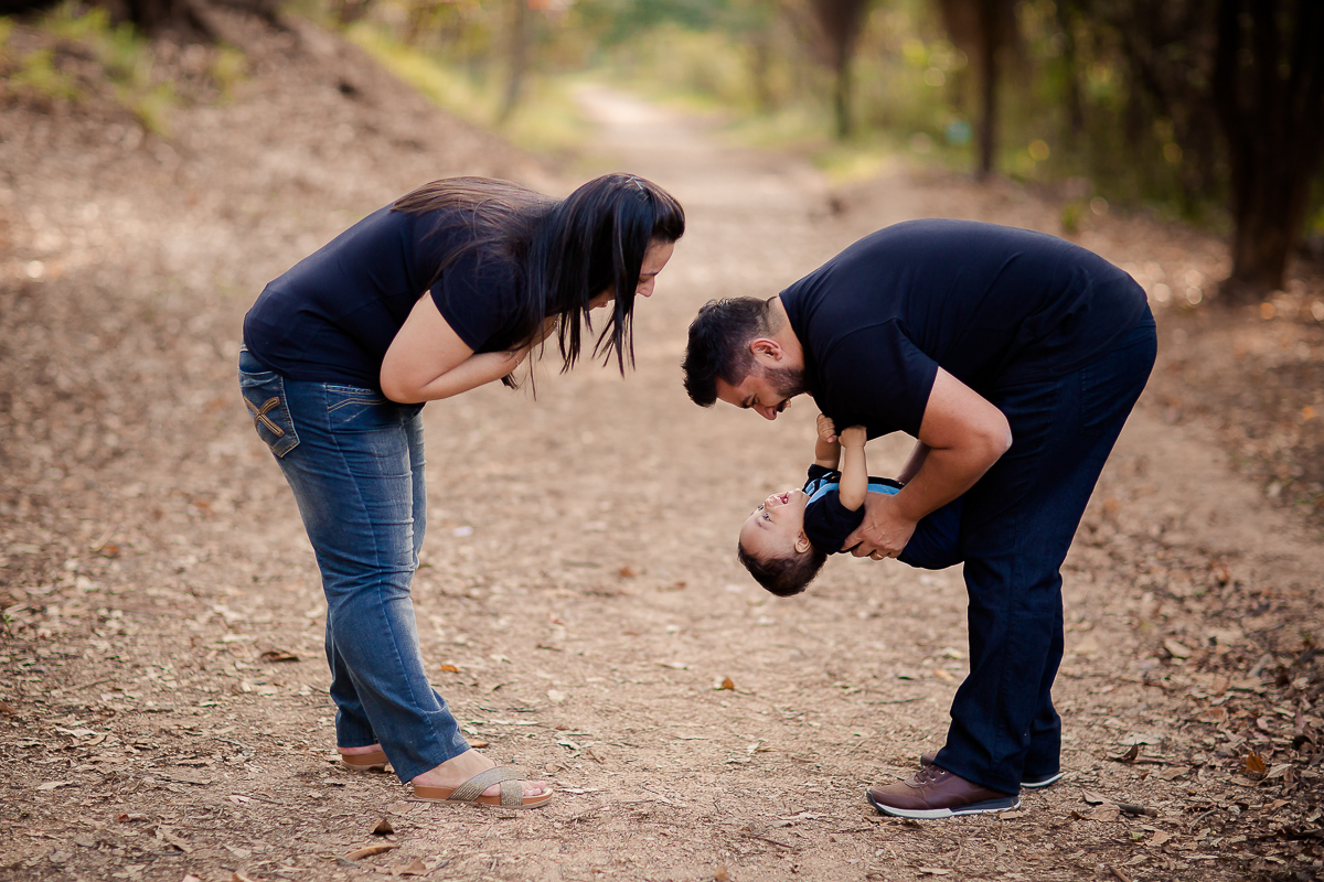Acompanhamos o Samuel em todo o seu primeiro aninho de vida, e foi uma alegria imensa.
Ele nasceu prematuro, então ele tinha dois meses de vida, quando começamos a fotografar. 
Samuel sempre lindo, esperto e muito atento!