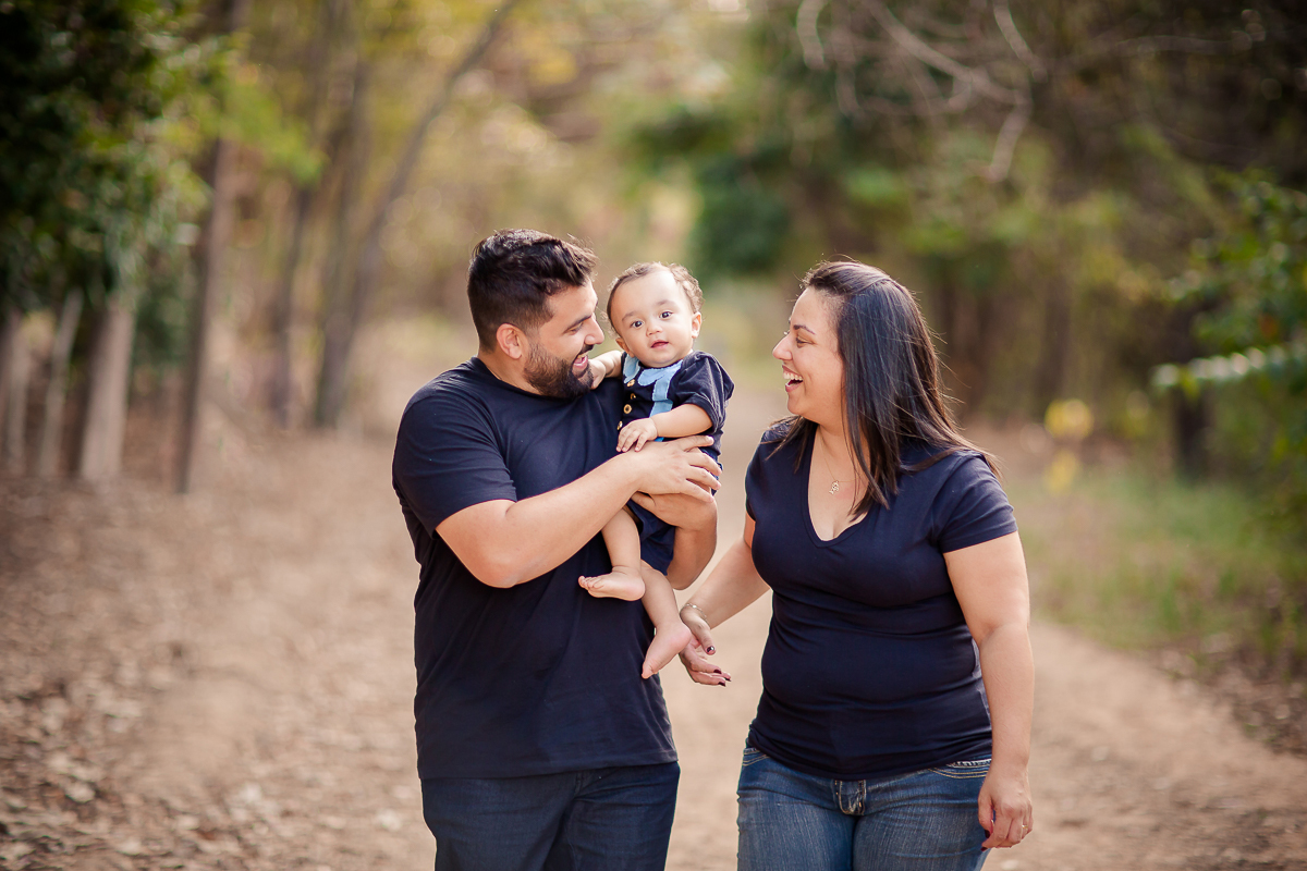 Acompanhamos o Samuel em todo o seu primeiro aninho de vida, e foi uma alegria imensa.
Ele nasceu prematuro, então ele tinha dois meses de vida, quando começamos a fotografar. 
Samuel sempre lindo, esperto e muito atento!