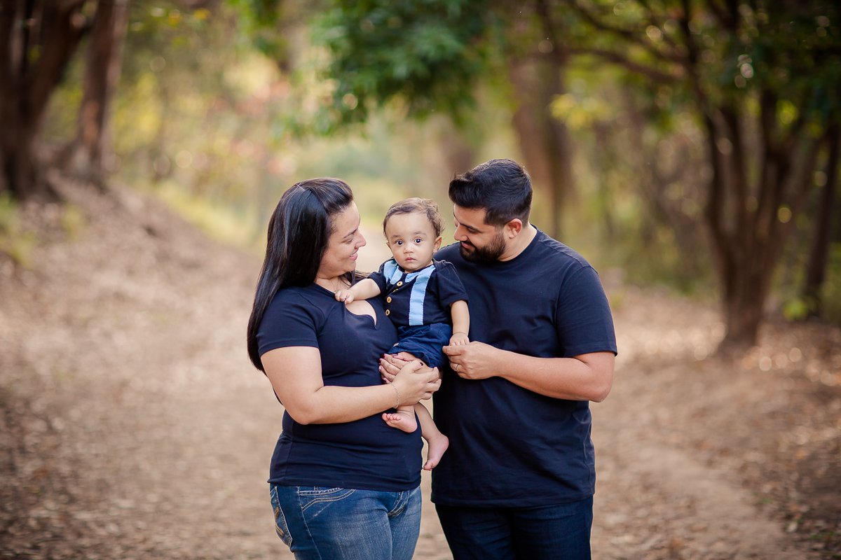 Acompanhamos o Samuel em todo o seu primeiro aninho de vida, e foi uma alegria imensa.
Ele nasceu prematuro, então ele tinha dois meses de vida, quando começamos a fotografar. 
Samuel sempre lindo, esperto e muito atento!