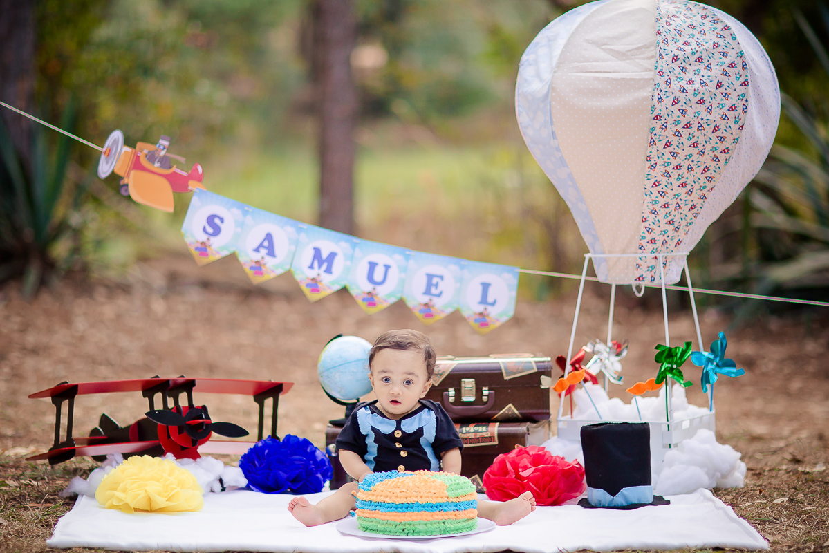 Acompanhamos o Samuel em todo o seu primeiro aninho de vida, e foi uma alegria imensa.
Ele nasceu prematuro, então ele tinha dois meses de vida, quando começamos a fotografar. 
Samuel sempre lindo, esperto e muito atento!