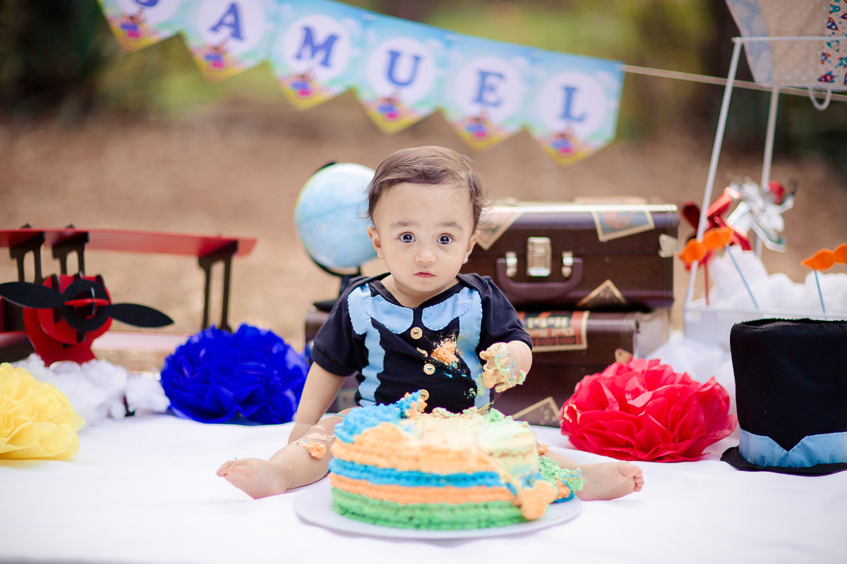Acompanhamos o Samuel em todo o seu primeiro aninho de vida, e foi uma alegria imensa.
Ele nasceu prematuro, então ele tinha dois meses de vida, quando começamos a fotografar. 
Samuel sempre lindo, esperto e muito atento!