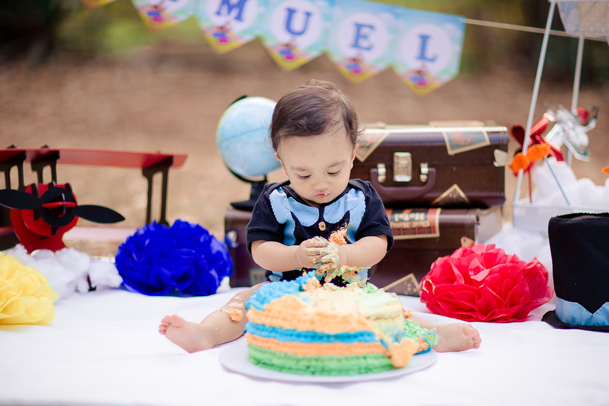 Acompanhamos o Samuel em todo o seu primeiro aninho de vida, e foi uma alegria imensa.
Ele nasceu prematuro, então ele tinha dois meses de vida, quando começamos a fotografar. 
Samuel sempre lindo, esperto e muito atento!