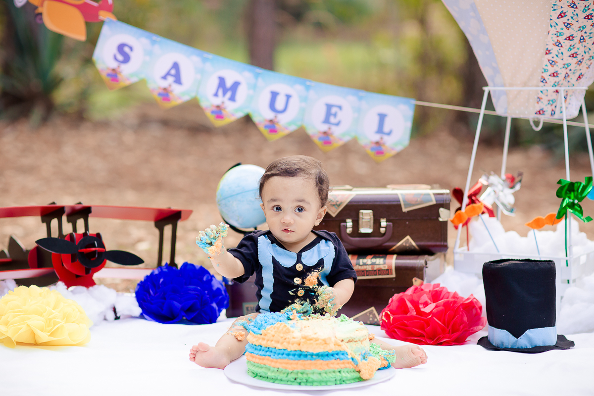Acompanhamos o Samuel em todo o seu primeiro aninho de vida, e foi uma alegria imensa.
Ele nasceu prematuro, então ele tinha dois meses de vida, quando começamos a fotografar. 
Samuel sempre lindo, esperto e muito atento!