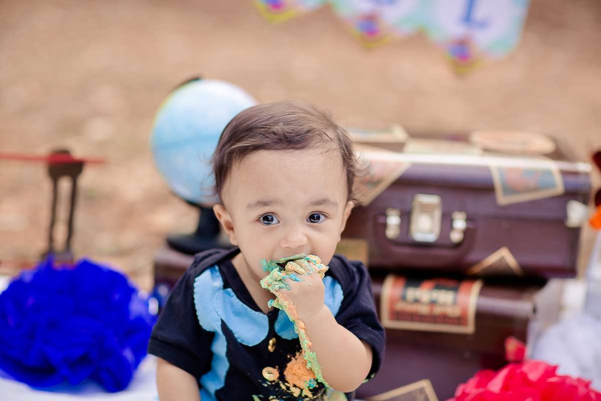 Acompanhamos o Samuel em todo o seu primeiro aninho de vida, e foi uma alegria imensa.
Ele nasceu prematuro, então ele tinha dois meses de vida, quando começamos a fotografar. 
Samuel sempre lindo, esperto e muito atento!