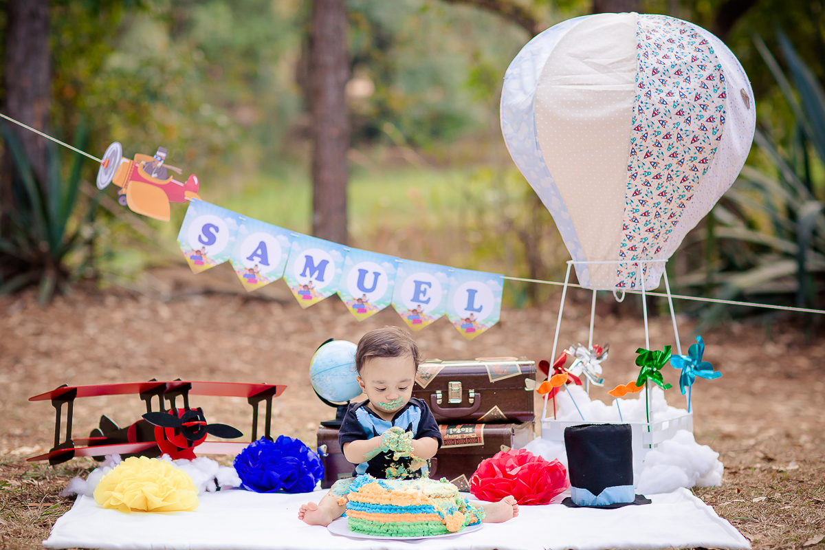 Acompanhamos o Samuel em todo o seu primeiro aninho de vida, e foi uma alegria imensa.
Ele nasceu prematuro, então ele tinha dois meses de vida, quando começamos a fotografar. 
Samuel sempre lindo, esperto e muito atento!