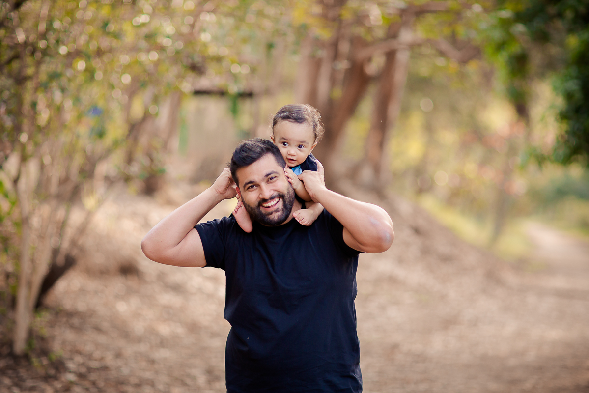 Acompanhamos o Samuel em todo o seu primeiro aninho de vida, e foi uma alegria imensa.
Ele nasceu prematuro, então ele tinha dois meses de vida, quando começamos a fotografar. 
Samuel sempre lindo, esperto e muito atento!
