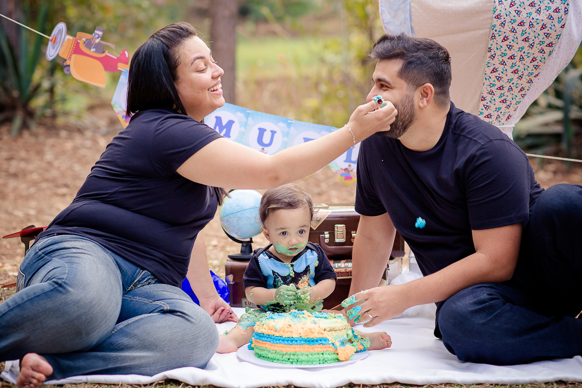 Acompanhamos o Samuel em todo o seu primeiro aninho de vida, e foi uma alegria imensa.
Ele nasceu prematuro, então ele tinha dois meses de vida, quando começamos a fotografar. 
Samuel sempre lindo, esperto e muito atento!