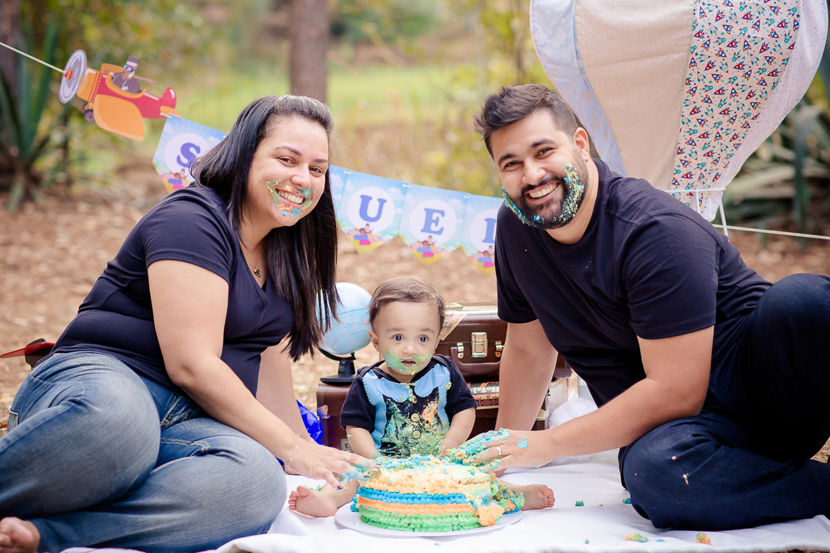 Acompanhamos o Samuel em todo o seu primeiro aninho de vida, e foi uma alegria imensa.
Ele nasceu prematuro, então ele tinha dois meses de vida, quando começamos a fotografar. 
Samuel sempre lindo, esperto e muito atento!