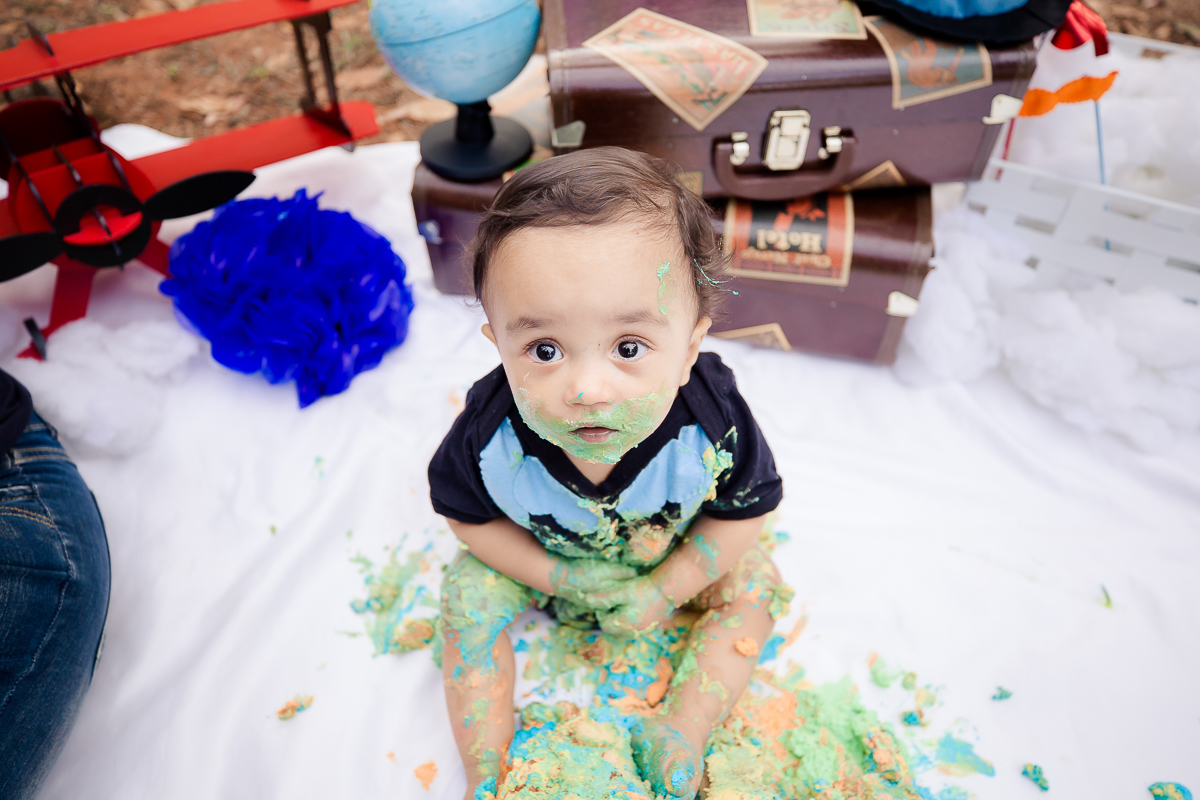 Acompanhamos o Samuel em todo o seu primeiro aninho de vida, e foi uma alegria imensa.
Ele nasceu prematuro, então ele tinha dois meses de vida, quando começamos a fotografar. 
Samuel sempre lindo, esperto e muito atento!