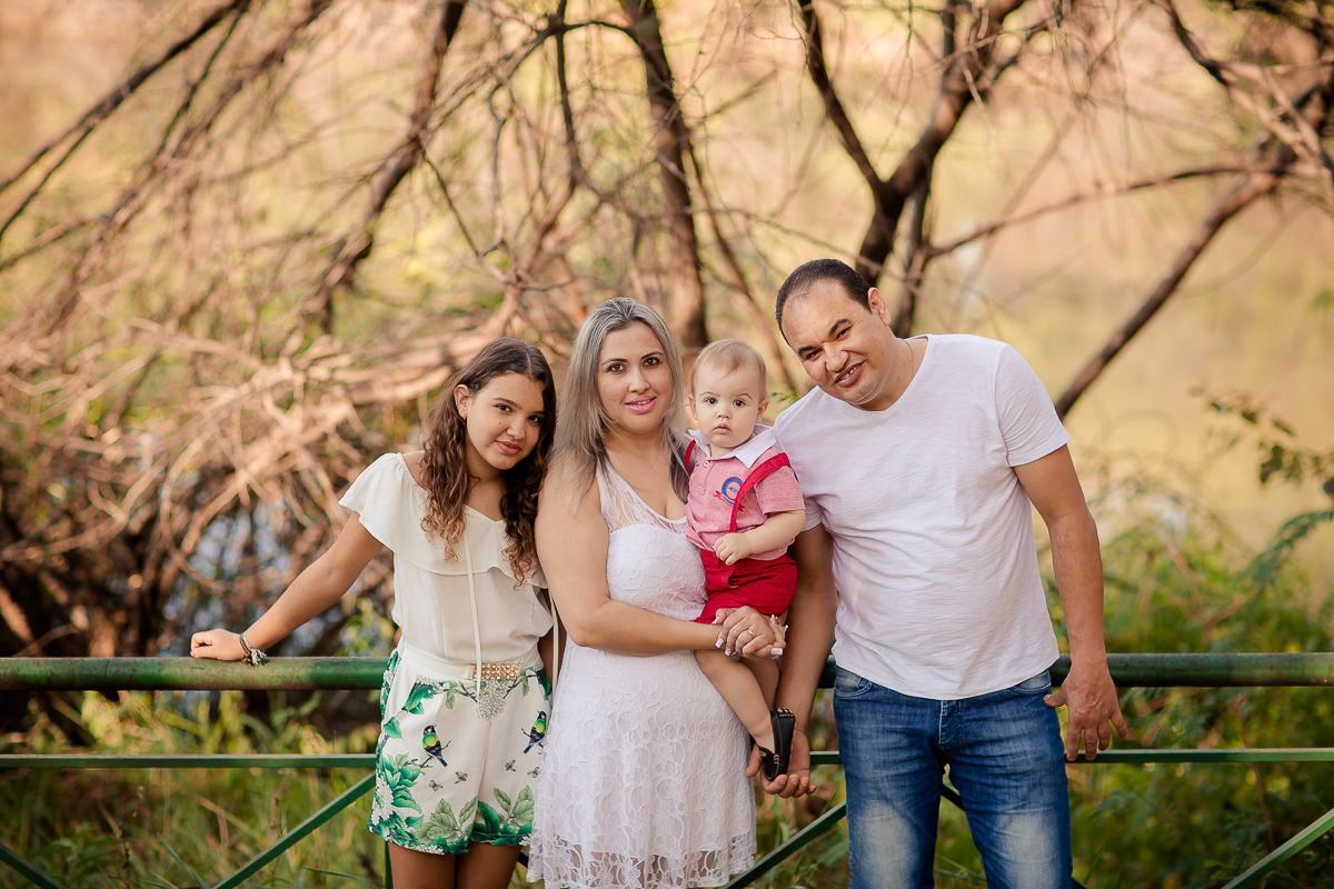 O fofo do Heitor completou seu primeiro aninho, e para comemorar teve sua sessão de smash the cake no tema safari!!
O pequeno  brincou com seu bolo e cantou parabéns com um charme só, logo depois tomou aquele banhozinho delicia!  