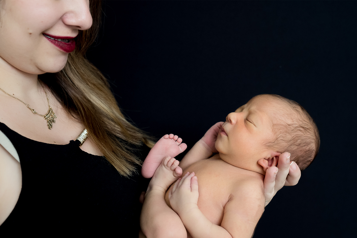 Esse é o Lorenzo em seus primeiros 9 dias de vida, o bem mais precioso da mamãe Karen e do papai Paulo. Lorenzo chegou em nosso estúdio e foi só suspiros...um fofinho miudinho e cheio de dobrinhas!
