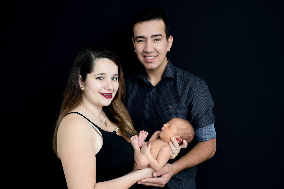 Esse é o Lorenzo em seus primeiros 9 dias de vida, o bem mais precioso da mamãe Karen e do papai Paulo. Lorenzo chegou em nosso estúdio e foi só suspiros...um fofinho miudinho e cheio de dobrinhas!