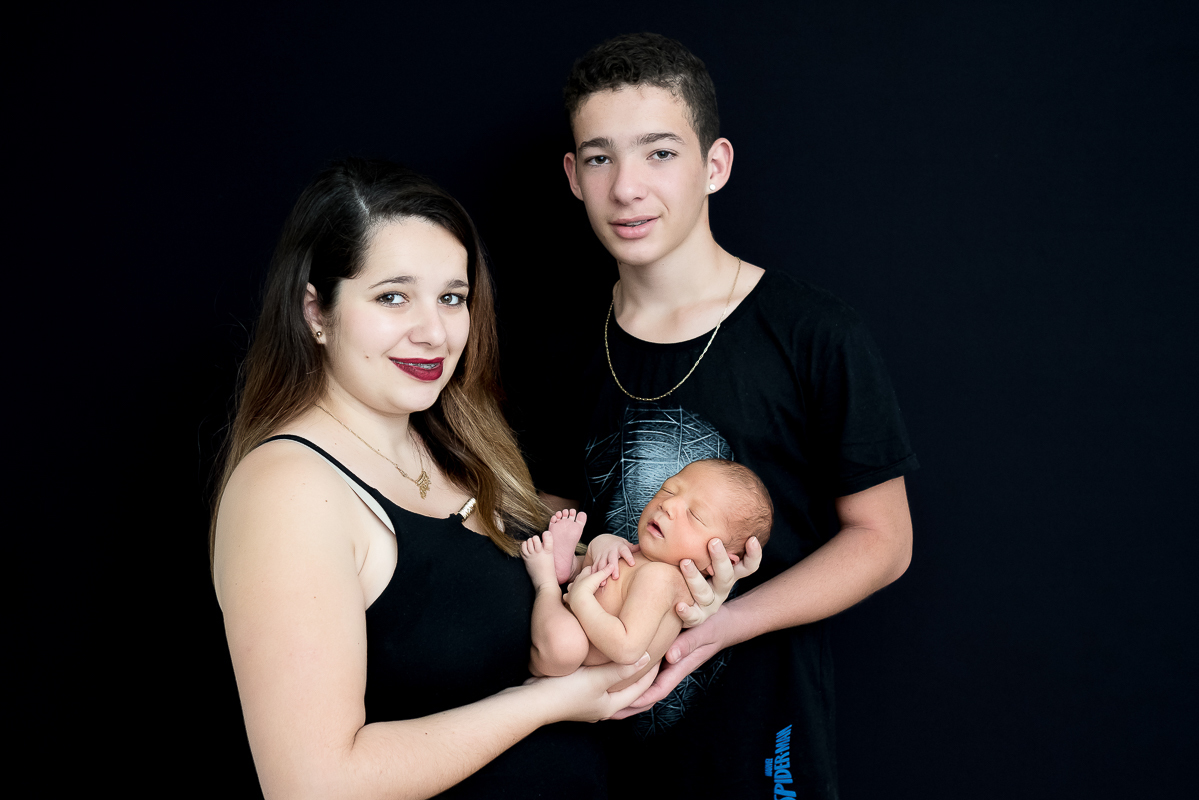 Esse é o Lorenzo em seus primeiros 9 dias de vida, o bem mais precioso da mamãe Karen e do papai Paulo. Lorenzo chegou em nosso estúdio e foi só suspiros...um fofinho miudinho e cheio de dobrinhas!