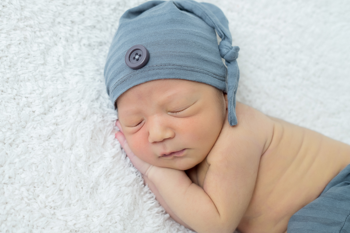 Esse é o Lorenzo em seus primeiros 9 dias de vida, o bem mais precioso da mamãe Karen e do papai Paulo. Lorenzo chegou em nosso estúdio e foi só suspiros...um fofinho miudinho e cheio de dobrinhas!