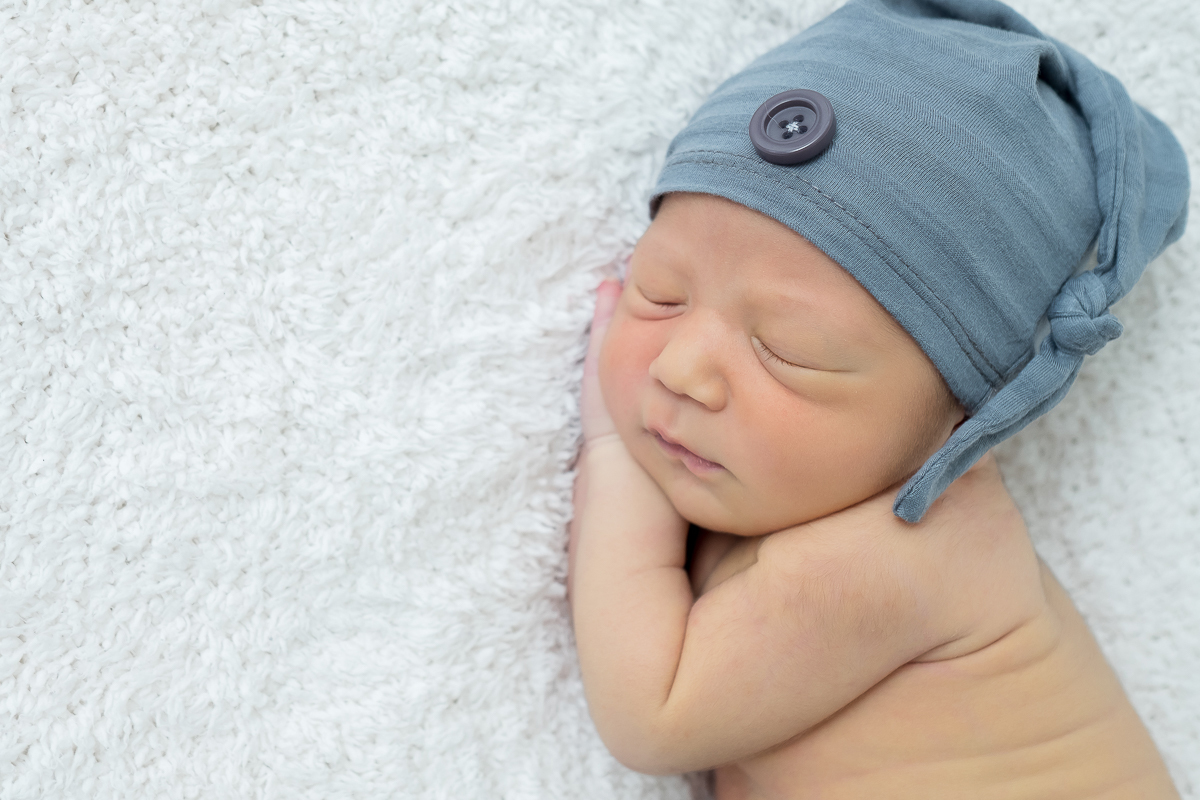 Esse é o Lorenzo em seus primeiros 9 dias de vida, o bem mais precioso da mamãe Karen e do papai Paulo. Lorenzo chegou em nosso estúdio e foi só suspiros...um fofinho miudinho e cheio de dobrinhas!