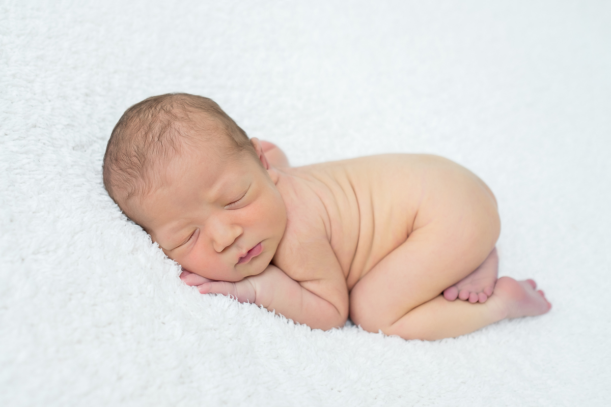 Esse é o Lorenzo em seus primeiros 9 dias de vida, o bem mais precioso da mamãe Karen e do papai Paulo. Lorenzo chegou em nosso estúdio e foi só suspiros...um fofinho miudinho e cheio de dobrinhas!