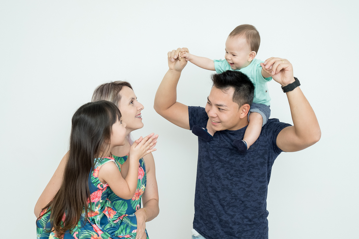 O Derick é um bebê lindo que temos o privilégio de acompanhar no seu primeiro aninho de vida. 

Esse fofo esbanjou charme e sorrisos na sessão de 9 meses 

É muito legal acompanhar as mudanças (e como mudam), os olhares, os sorrisos.