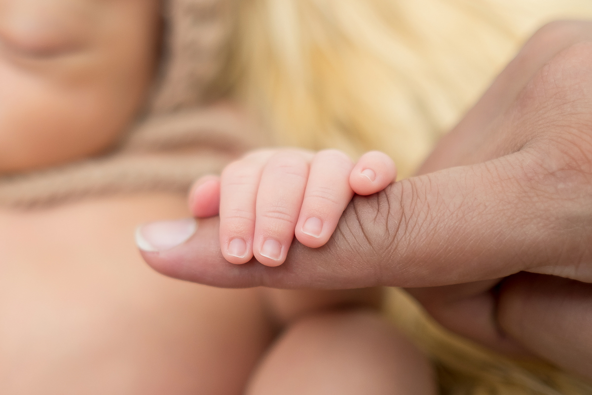 Esse é o Filipe com apenas 12 dias de vida.... Uma fofura que veio para completar a família !!

A mamãe e o papai terão registros incríveis de seu bebê tão novinho para gerações futuras. 