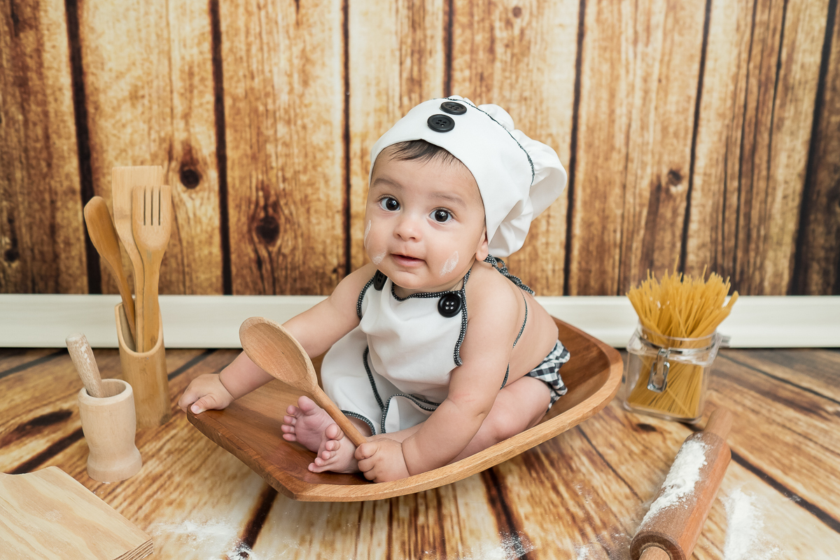 Murilo, muito fofo em sua sessão de acompanhamento de 6 meses, fez muita graça paras as fotos, caprichou nos risinhos e no charme. 