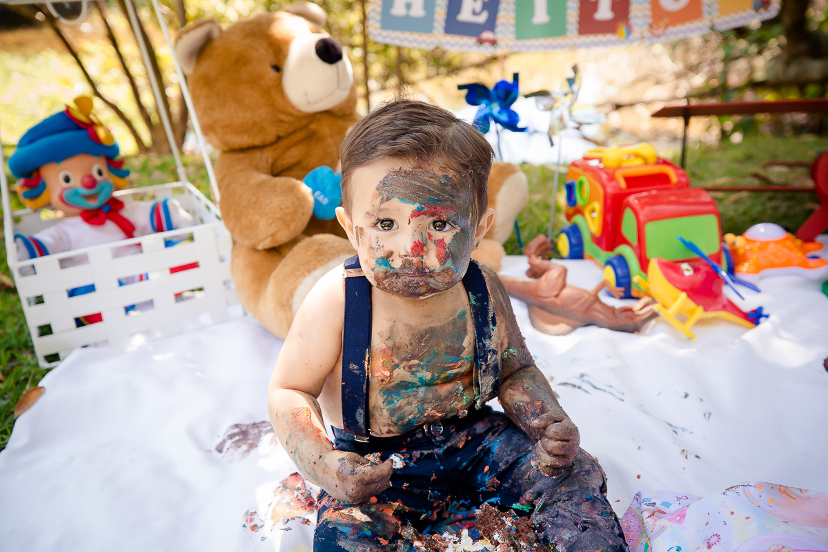 O tempo passou e essa fofura já completou 1 ano, e assim encerramos o acompanhamento de forma doce e bem festiva, com esse lindo ensaio realizado no parque...gente, o smash the cake  foi lindo, a família toda se divertiu!! 

Amamos conhecer essa família l