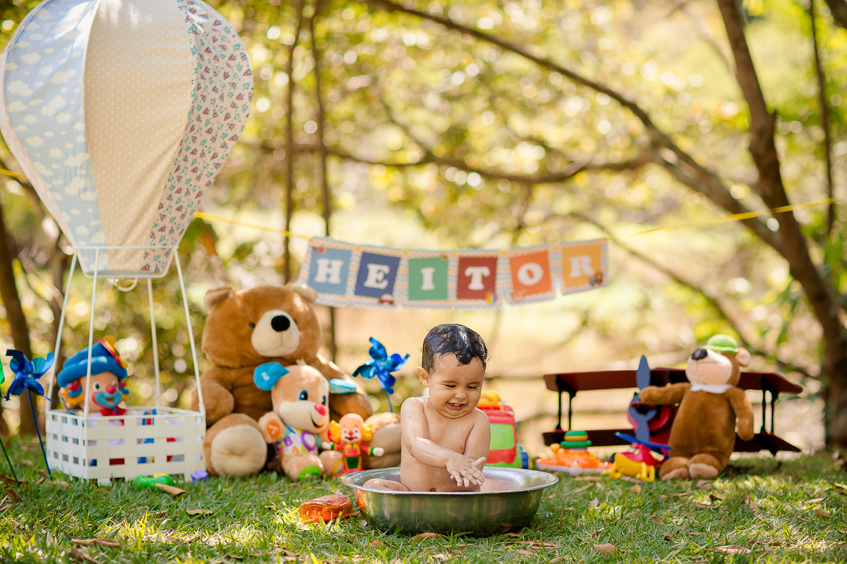 O tempo passou e essa fofura já completou 1 ano, e assim encerramos o acompanhamento de forma doce e bem festiva, com esse lindo ensaio realizado no parque...gente, o smash the cake  foi lindo, a família toda se divertiu!! 

Amamos conhecer essa família l