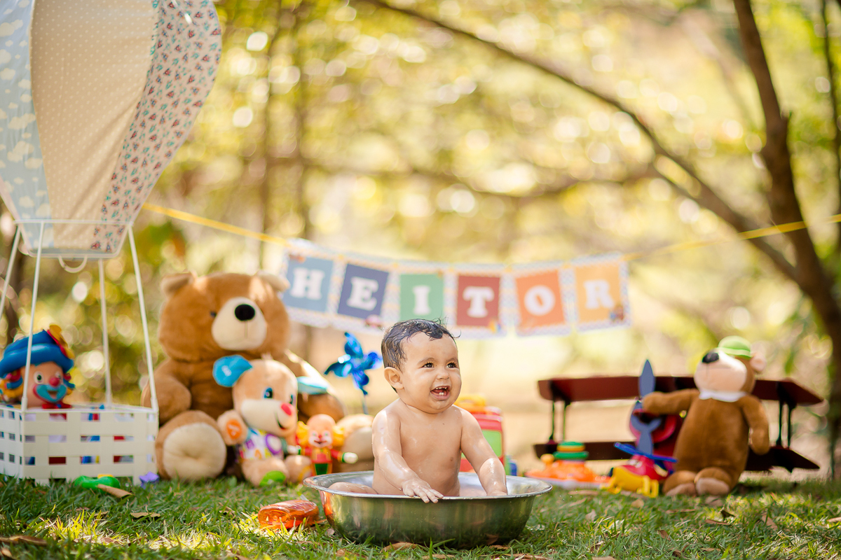 O tempo passou e essa fofura já completou 1 ano, e assim encerramos o acompanhamento de forma doce e bem festiva, com esse lindo ensaio realizado no parque...gente, o smash the cake  foi lindo, a família toda se divertiu!! 

Amamos conhecer essa família l
