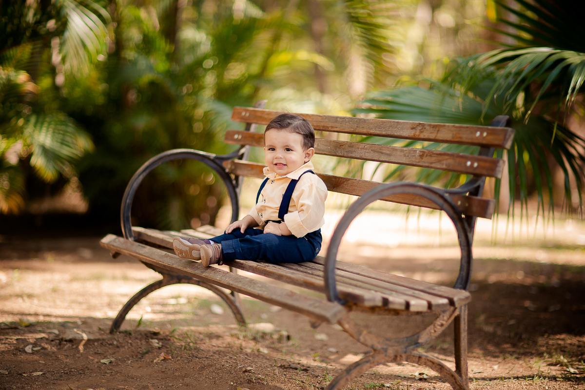 O tempo passou e essa fofura já completou 1 ano, e assim encerramos o acompanhamento de forma doce e bem festiva, com esse lindo ensaio realizado no parque...gente, o smash the cake  foi lindo, a família toda se divertiu!! 

Amamos conhecer essa família l