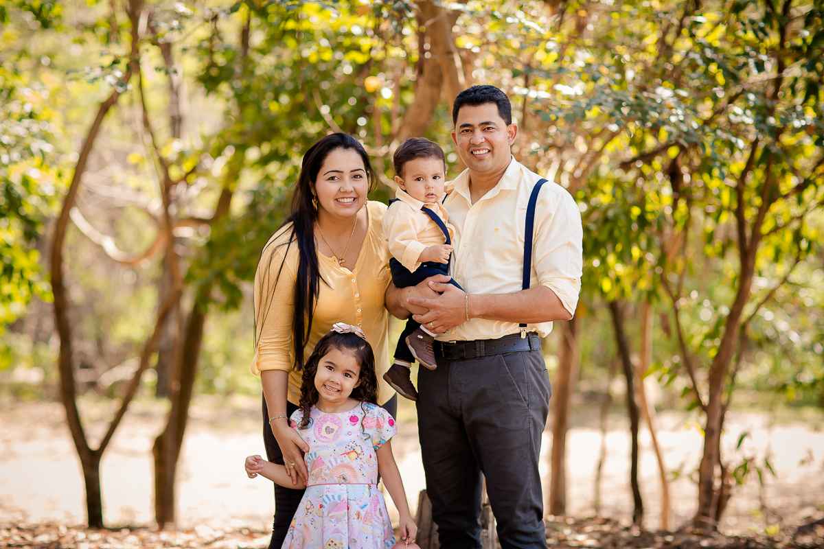O tempo passou e essa fofura já completou 1 ano, e assim encerramos o acompanhamento de forma doce e bem festiva, com esse lindo ensaio realizado no parque...gente, o smash the cake  foi lindo, a família toda se divertiu!! 

Amamos conhecer essa família l