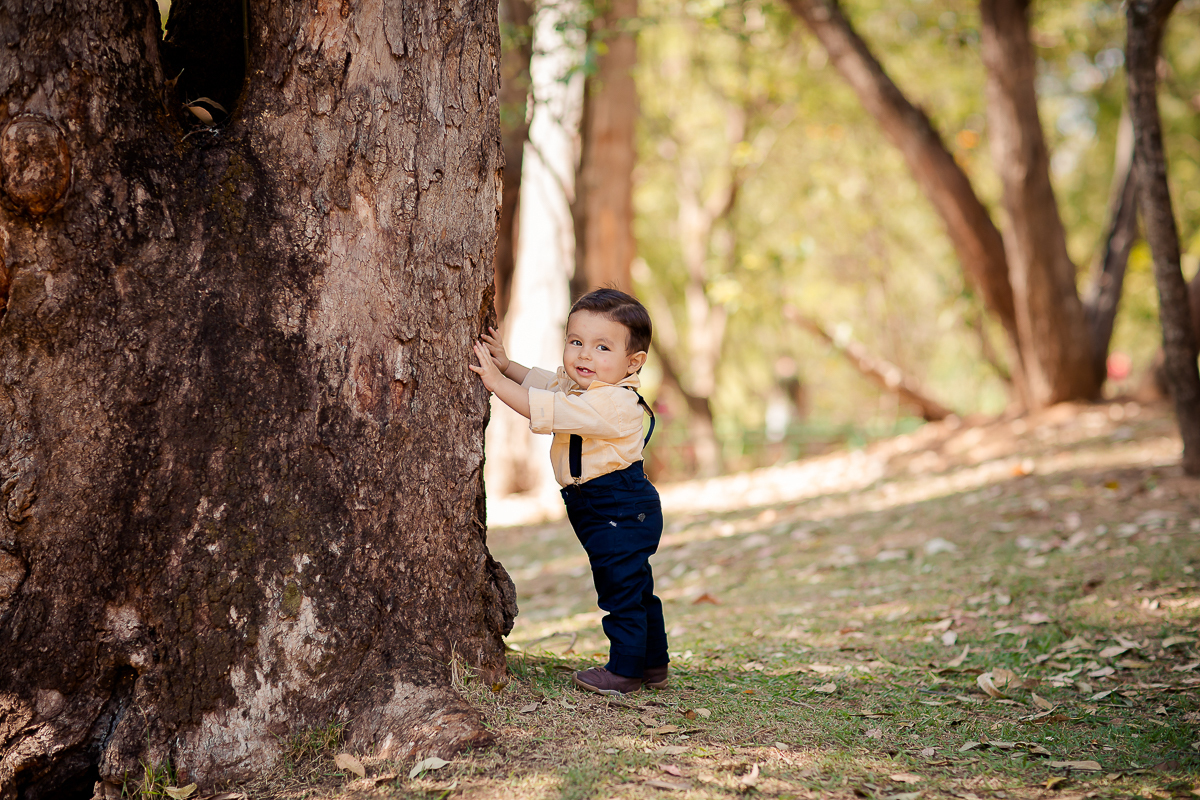 O tempo passou e essa fofura já completou 1 ano, e assim encerramos o acompanhamento de forma doce e bem festiva, com esse lindo ensaio realizado no parque...gente, o smash the cake  foi lindo, a família toda se divertiu!! 

Amamos conhecer essa família l