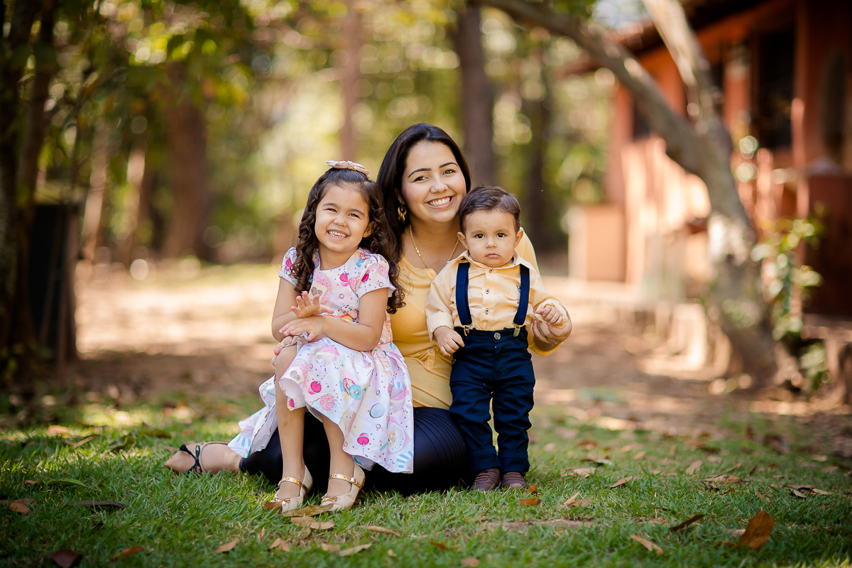 O tempo passou e essa fofura já completou 1 ano, e assim encerramos o acompanhamento de forma doce e bem festiva, com esse lindo ensaio realizado no parque...gente, o smash the cake  foi lindo, a família toda se divertiu!! 

Amamos conhecer essa família l